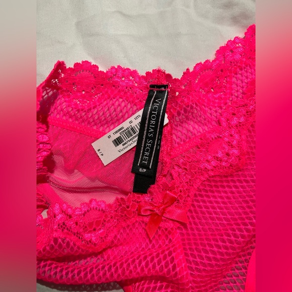 Victoria’s Secret Hot Pink Panties 🩲 - Picture 6 of 11